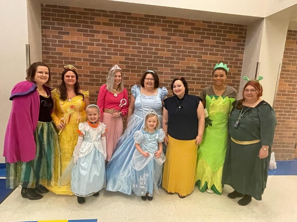 Kindergarten thru 2nd Grade Teachers are Disney Princesses!